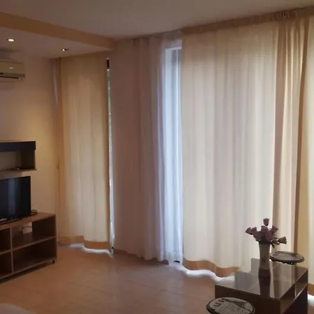 Life Large Studio Apartment